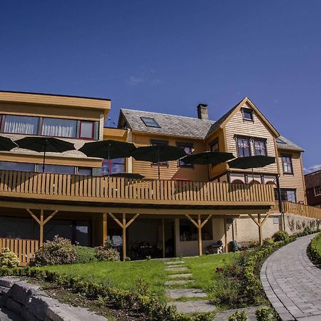 Lavik Fjord Hotel & Apartments 외부 사진