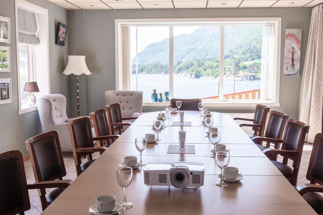 Lavik Fjord Hotel & Apartments 외부 사진