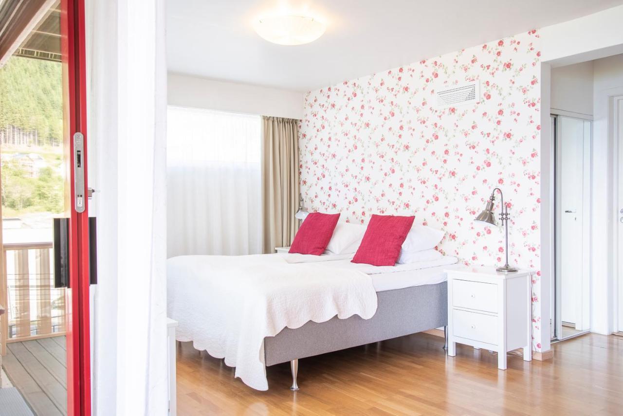 Lavik Fjord Hotel & Apartments 외부 사진