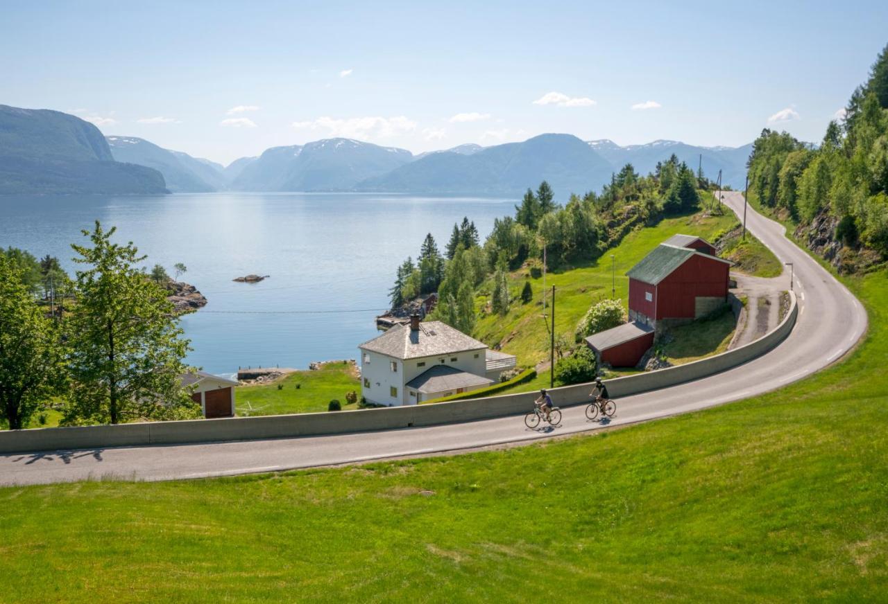 Lavik Fjord Hotel & Apartments 외부 사진
