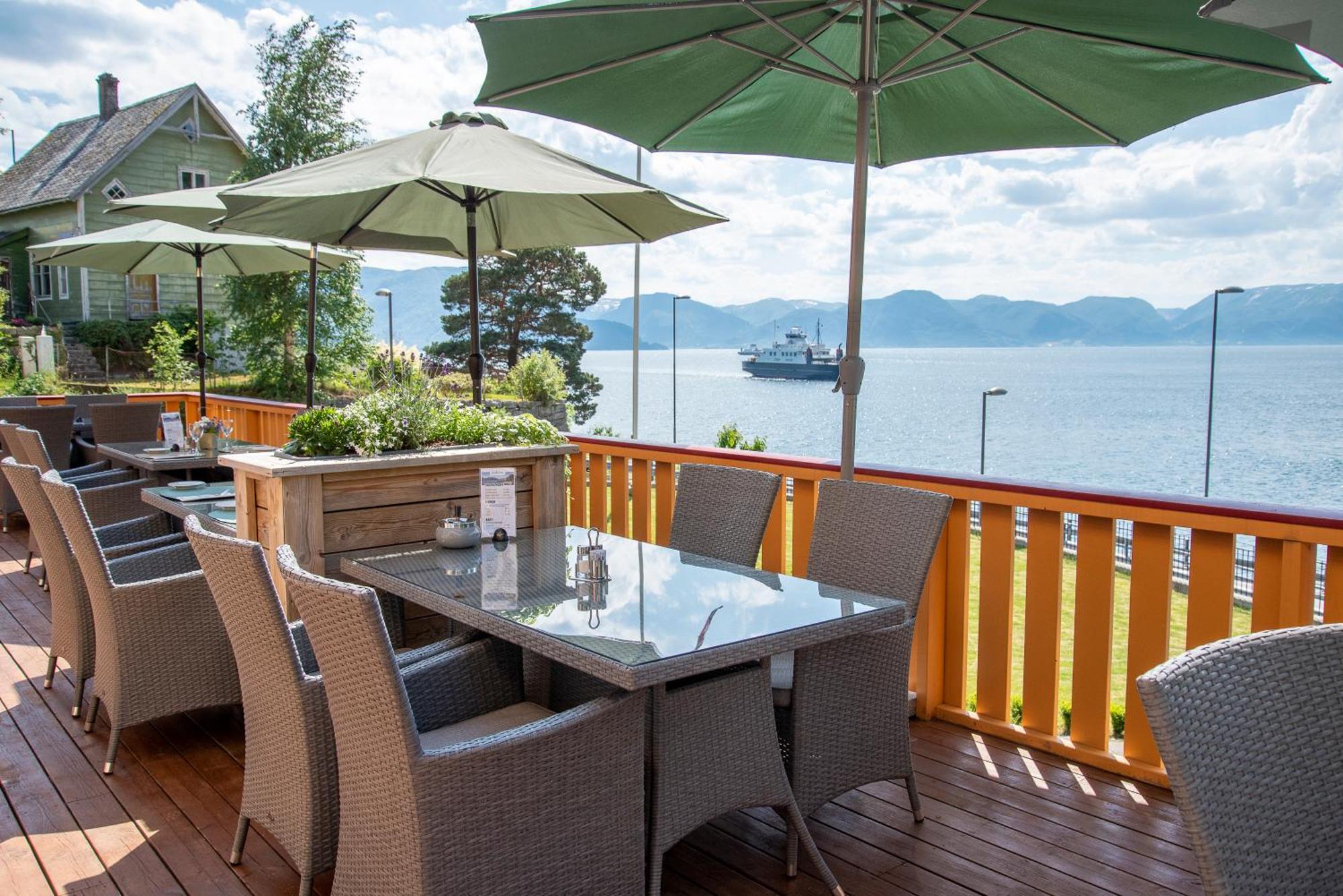 Lavik Fjord Hotel & Apartments 외부 사진