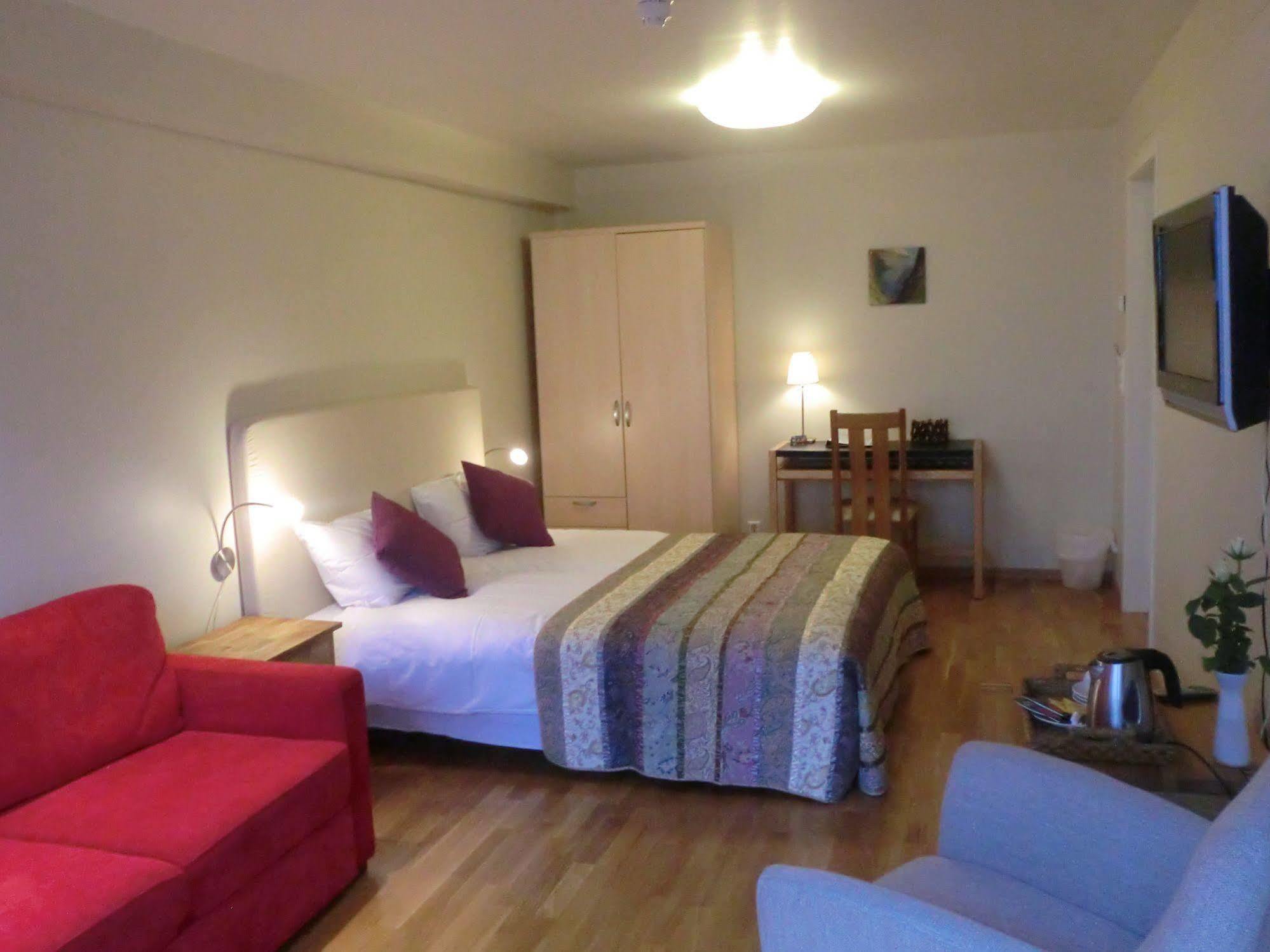 Lavik Fjord Hotel & Apartments 외부 사진